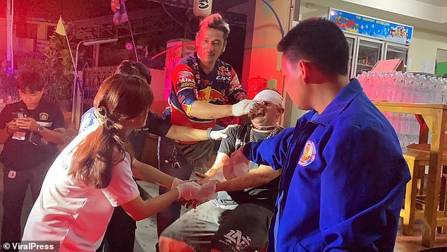 Paramedics at the Sawang Boriboon Thammasat rescue team said they received a report about the injured tourist in the Bang Lamung District in the early hours of the morning