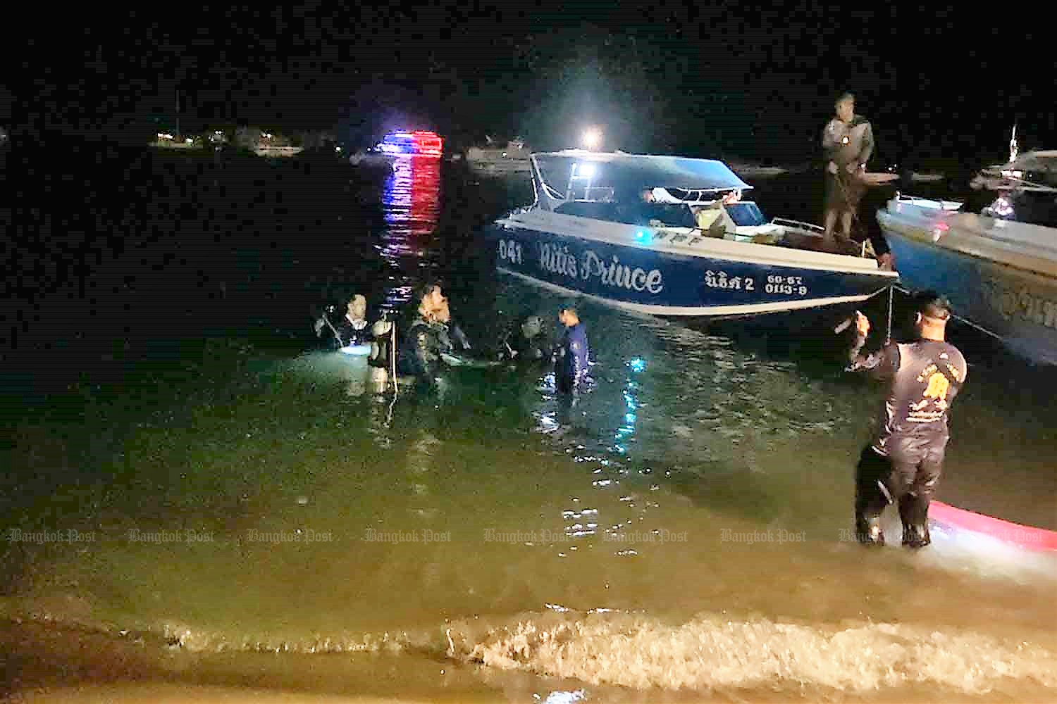 Rescuers scoured the sea off Pattaya beach after two jet skis collided on Monday night. The driver of one jet ski and his young passenger were killed. (Photo: Chaiyot Pupattanapong)